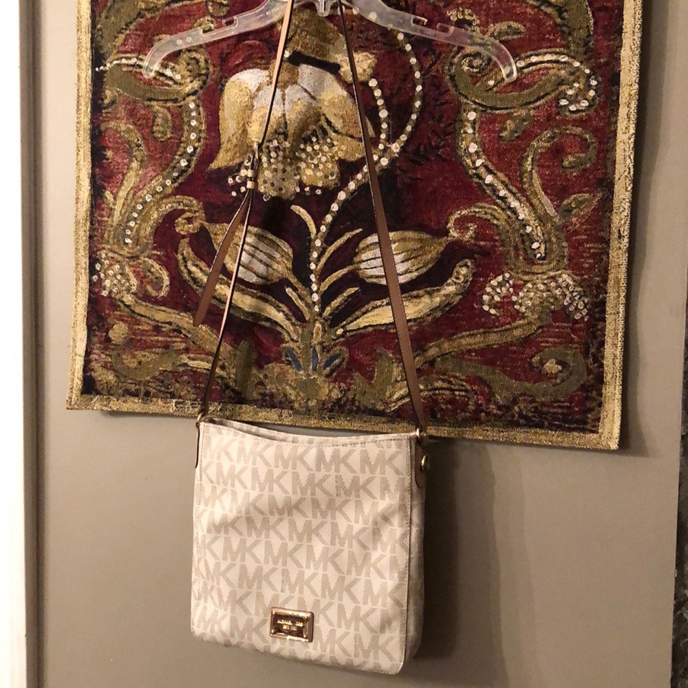 Michael Kors crossbody/shoulder bag